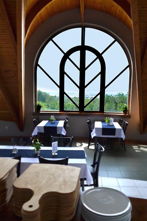 Tekergo Motel Es Etterem Веленце Экстерьер фото