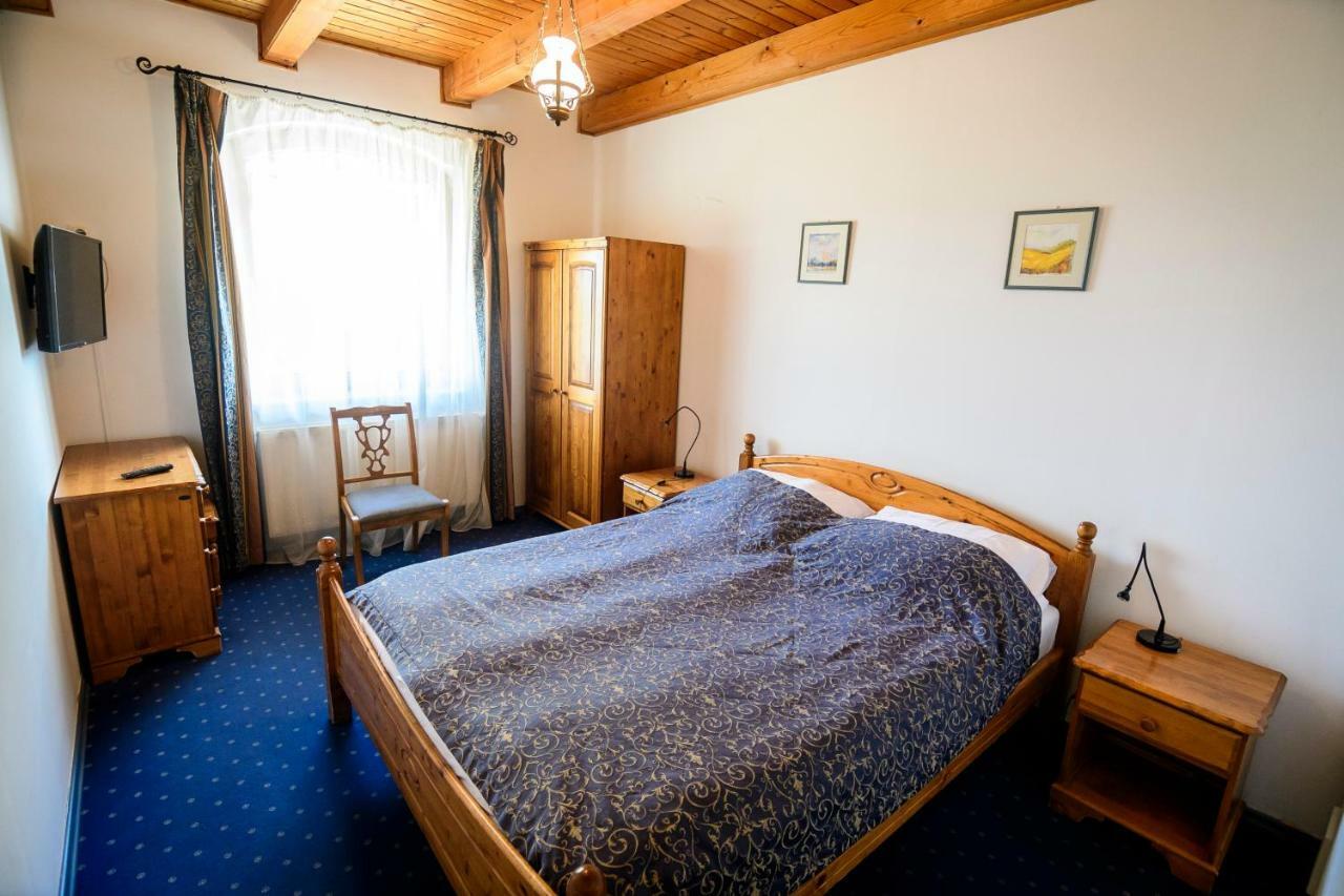 Tekergo Motel Es Etterem Веленце Экстерьер фото