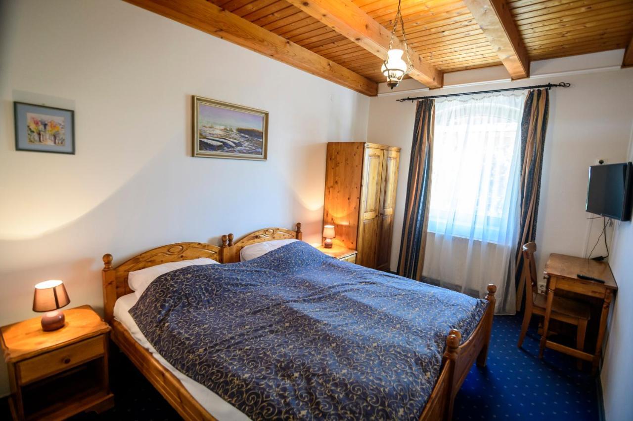 Tekergo Motel Es Etterem Веленце Экстерьер фото